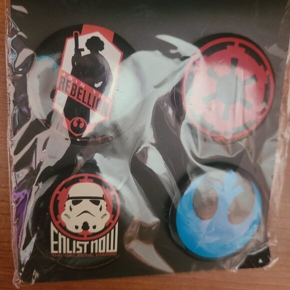 *3 for $30* Star Wars Pins / Buttons - Picture 2 of 2